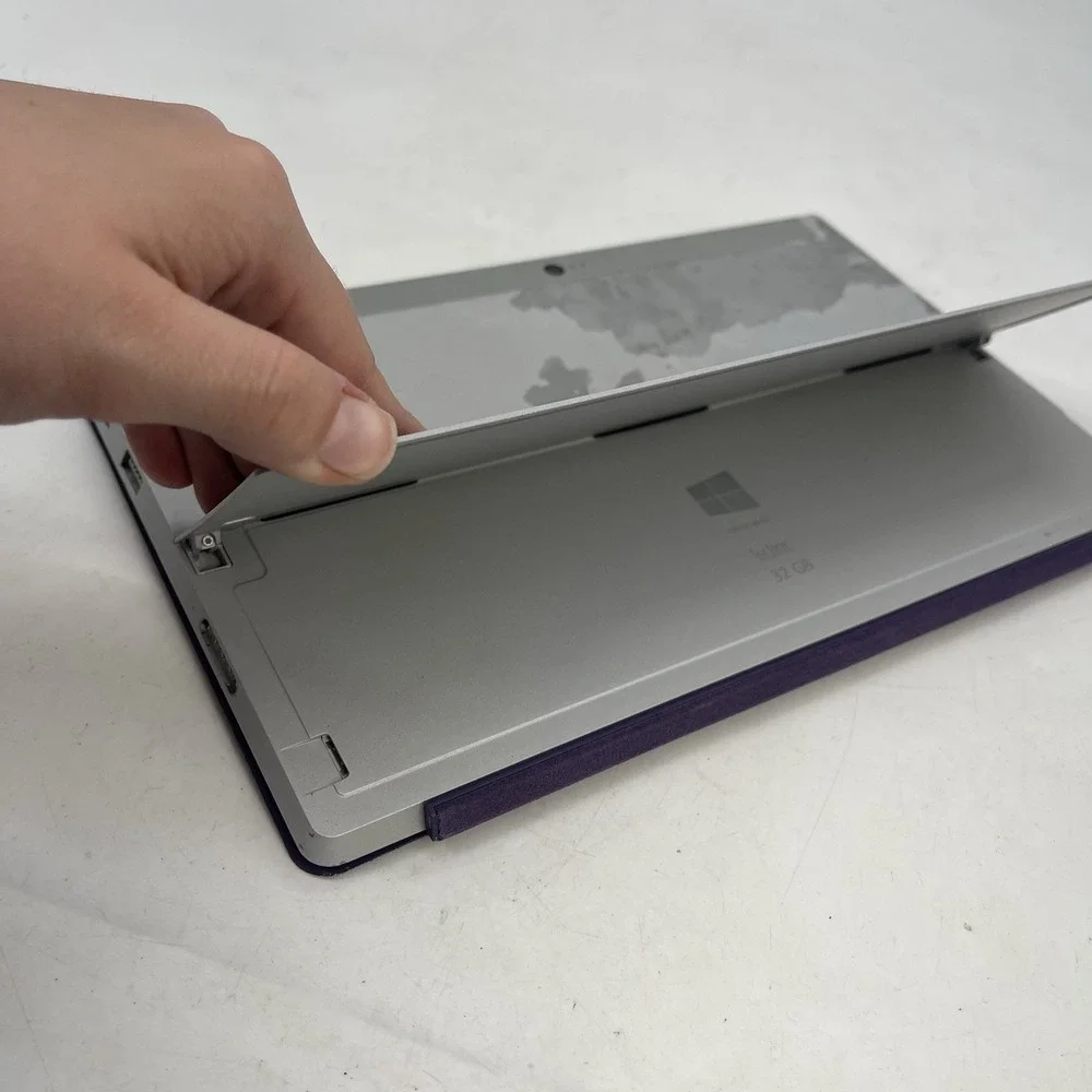 Microsoft Surface (Model-1572) 10.6